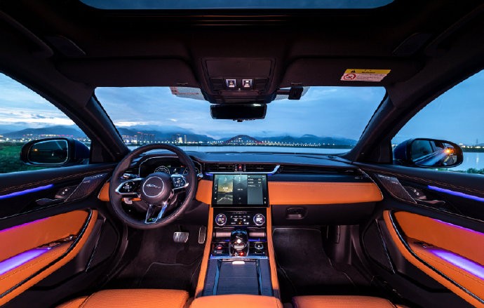 全新捷豹xfl-性能与奢适巧妙融合,捷豹xfl诠释不一样的豪华主义