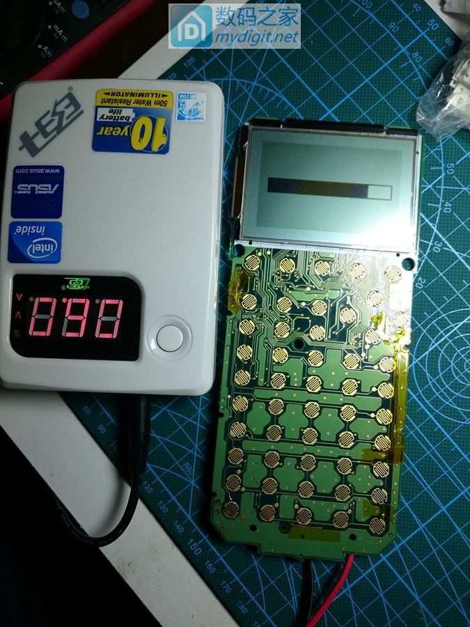 技术大佬秀操作！德州仪器TI-89图形计算器拆机维修及CPU超频