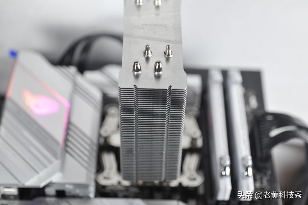 百元出头的散热号称能压5.0G的i7？我测完差点笑出声