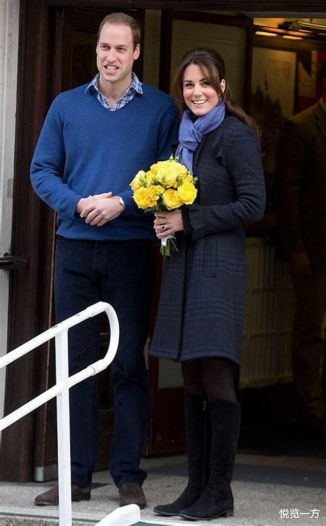 冬季围巾怎么搭配才保暖又时髦,凯特王妃系红色波点围巾