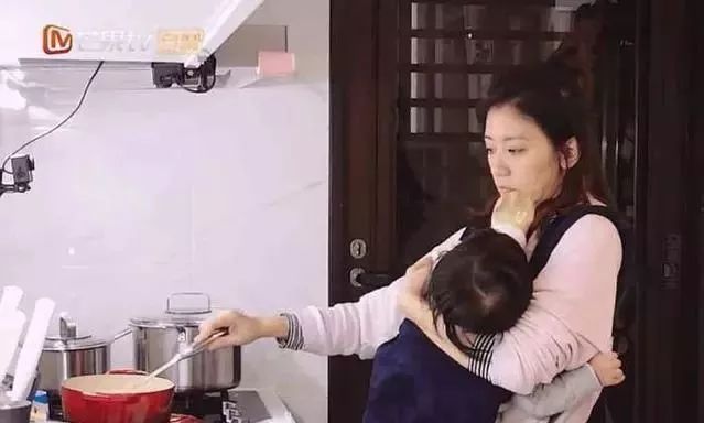 分享54岁高龄产妇顺产的辛酸,娱乐圈里的低龄产妇