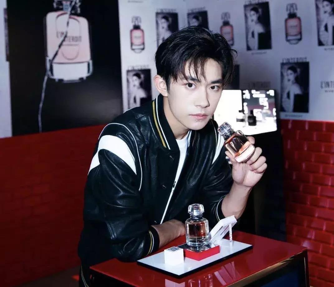 男生脱单香水,贴标脱单香水