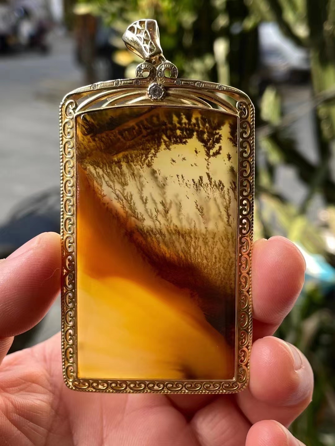 国玉黄龙玉水草花,黄龙玉水草花与海洋玉髓