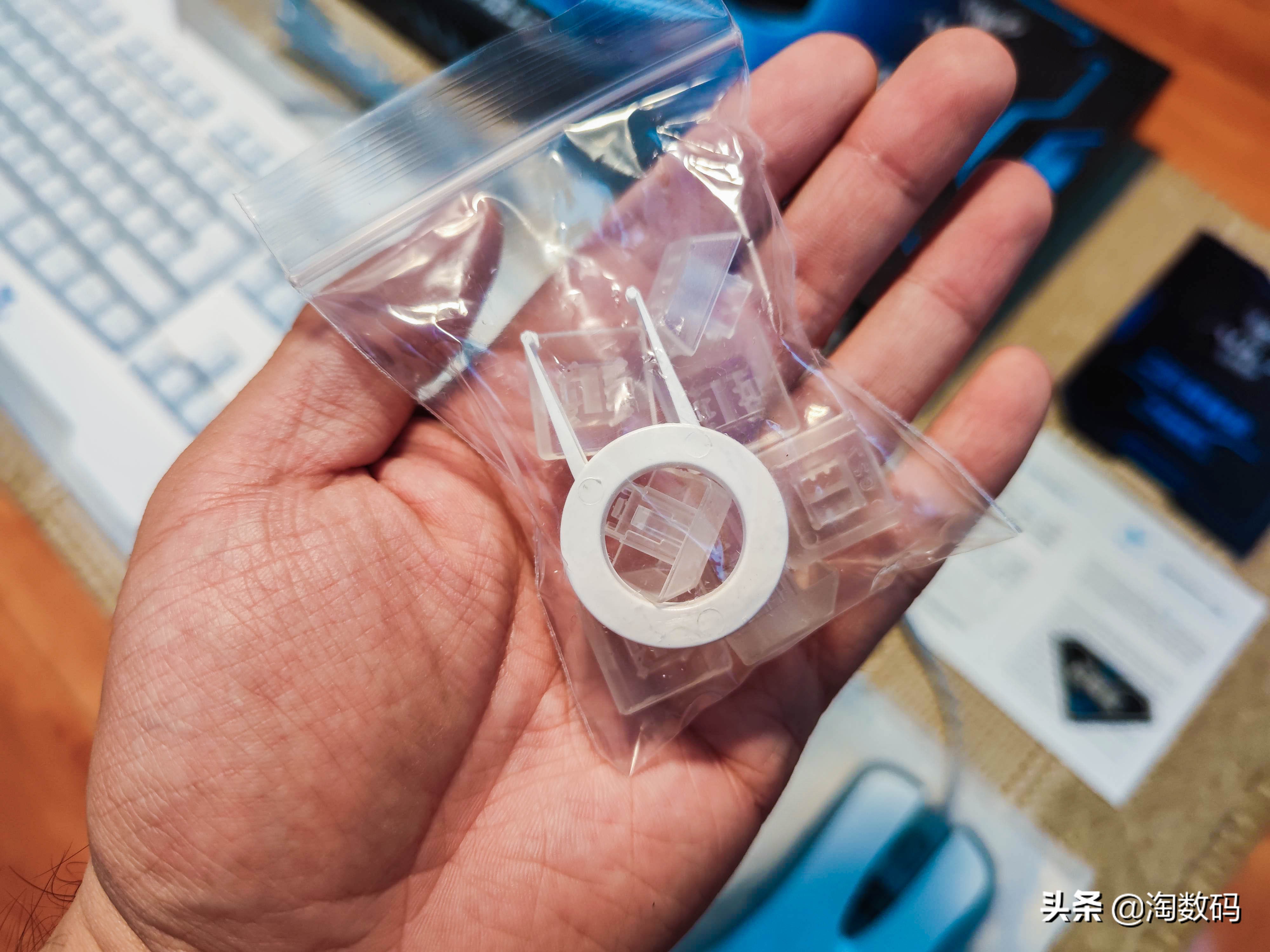 落魄侠客沦为白菜：￥69入手AULA狼蛛TGA大赛定制游戏键鼠套晒单