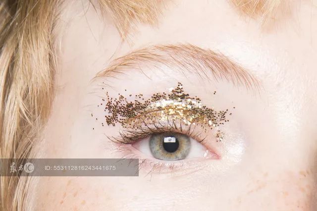 EIGSHOW丨鞠婧祎、李艺彤的仙女春夏妆容能让你美出新高度！