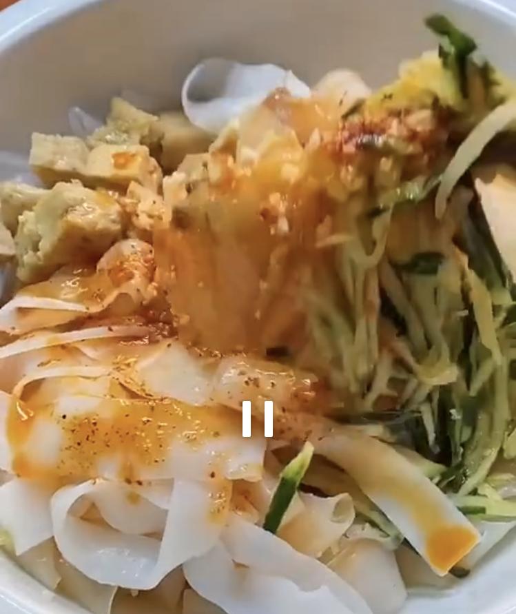 中石化都兼职卖菜了，你还在家里做凉皮