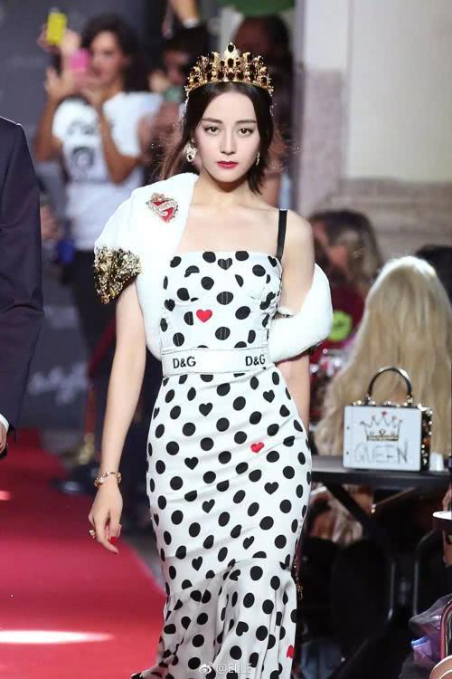 迪丽热巴有穿过香奈儿高定吗,迪丽热巴穿过的dior高定