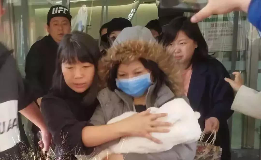 赵丽颖出院视频,赵丽颖医院出院了吗