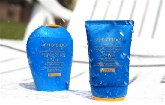 防晒霜物理防晒跟化学防晒区别,cpb防晒霜是物理防晒还是化学防晒