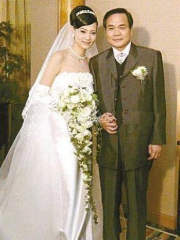 她是范冰冰的恩人，曾被抛弃流产不育，中年又意外丧夫，悲惨一生