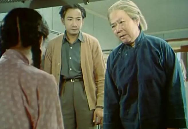 既有实至名归的双黄蛋，也有宁缺毋滥的空缺，最早那届金鸡奖好刚