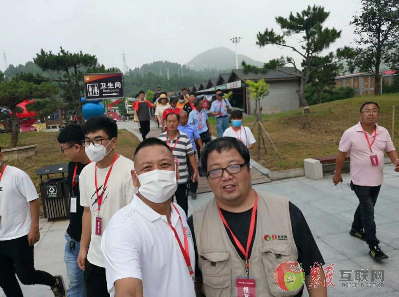 平山:汇聚八方众报友回舍镇上再聚首