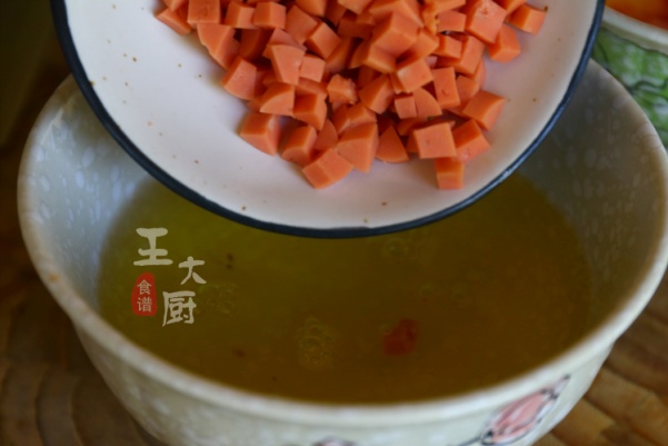 萝卜鸡蛋饼做法营养美味简单实惠,营养早餐鸡蛋饼简单易学非常好吃