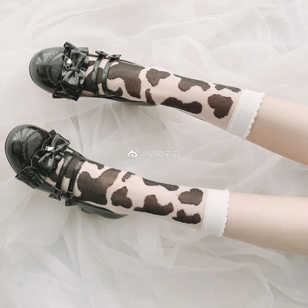 精致Lo娘必不可少的配饰？少女裙摆下的小心思，Lolita袜子安利