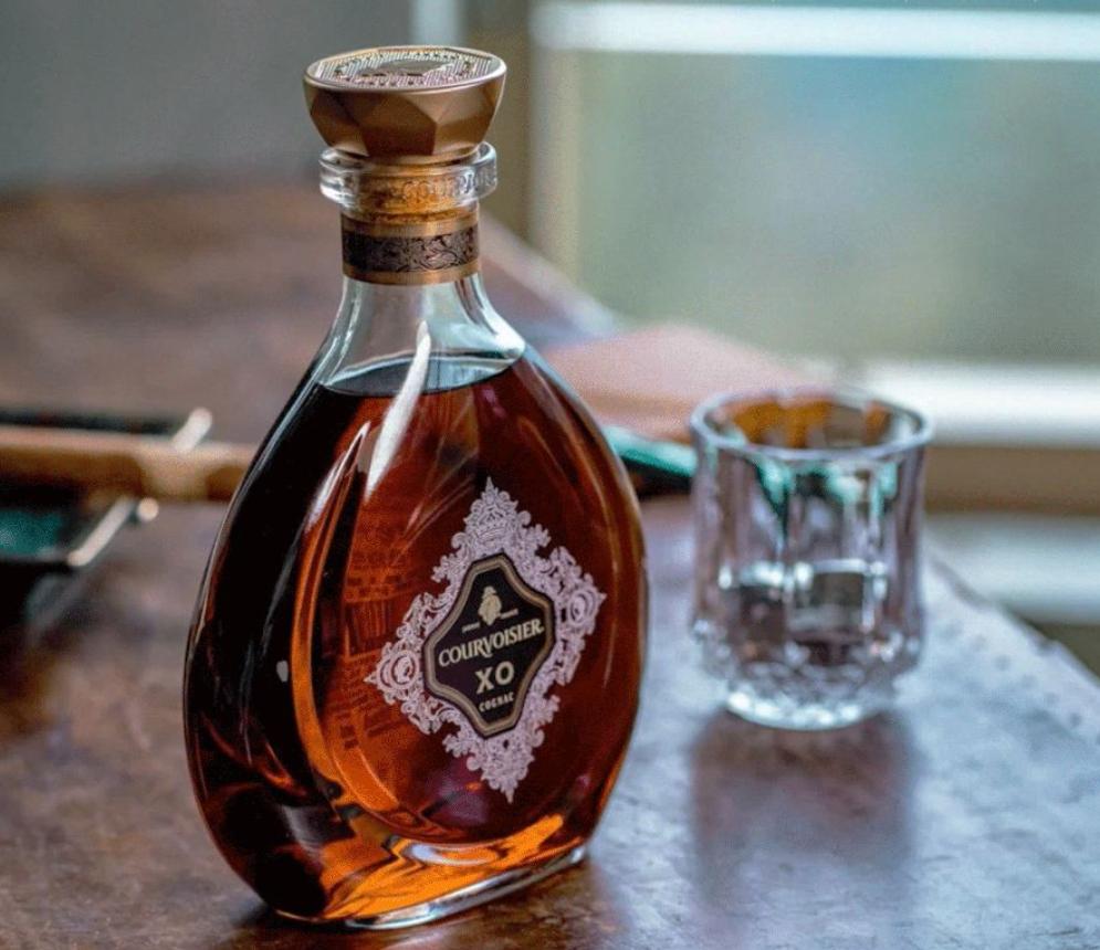 xo酒是什么东西酿造的,xo酒是红酒吗