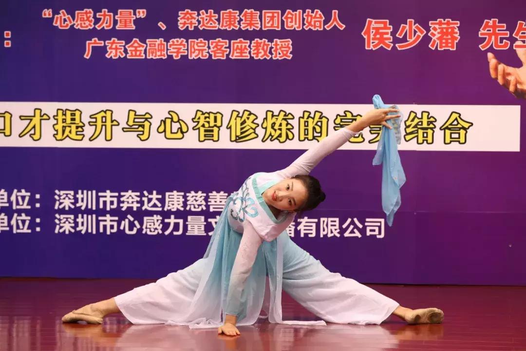 给你一个舞台秀出自己的精彩,给你一个展示自己的舞台