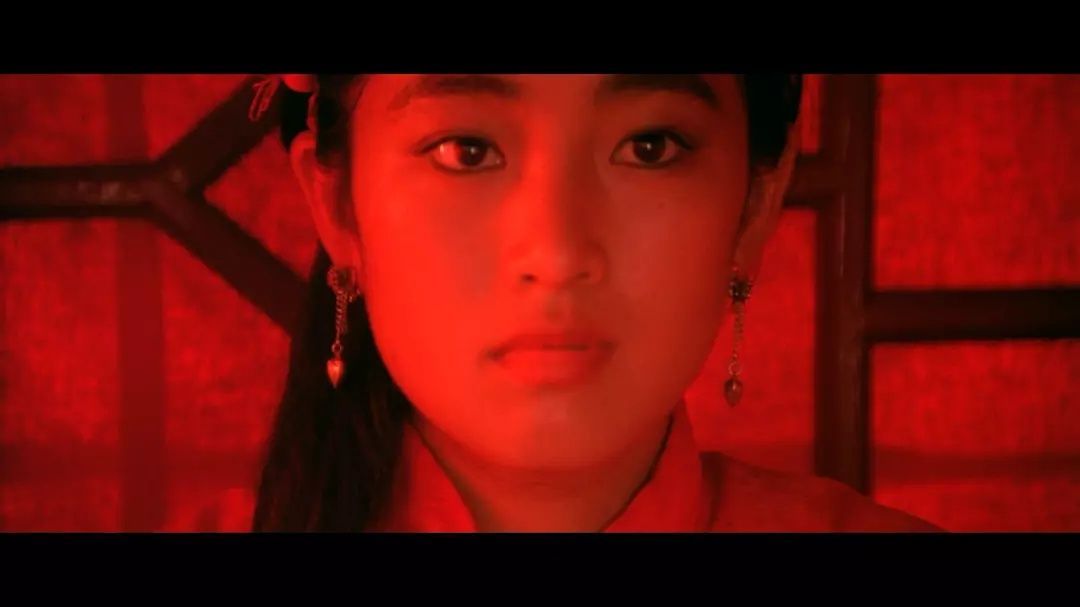 圈内导演如何评价张艺谋,如何评价张艺谋英雄