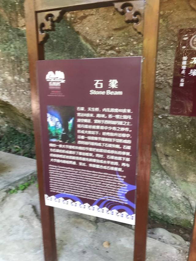 典型的丹霞地貌有碧水丹山之美誉,俯瞰丹霞地貌鬼斧神工令人惊叹