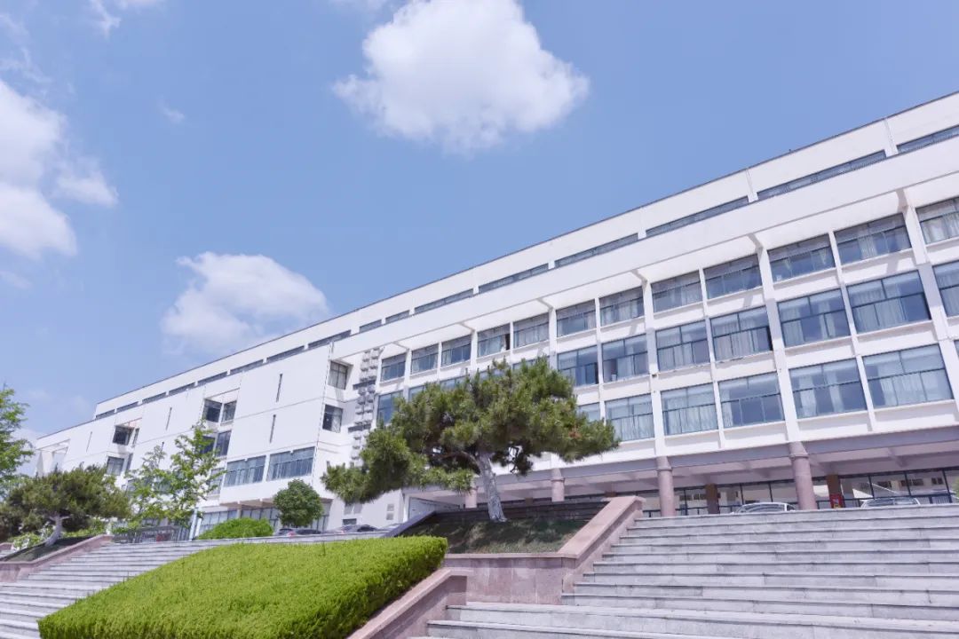 青岛黄海学院专科报名,黄海学院专科招生办的电话