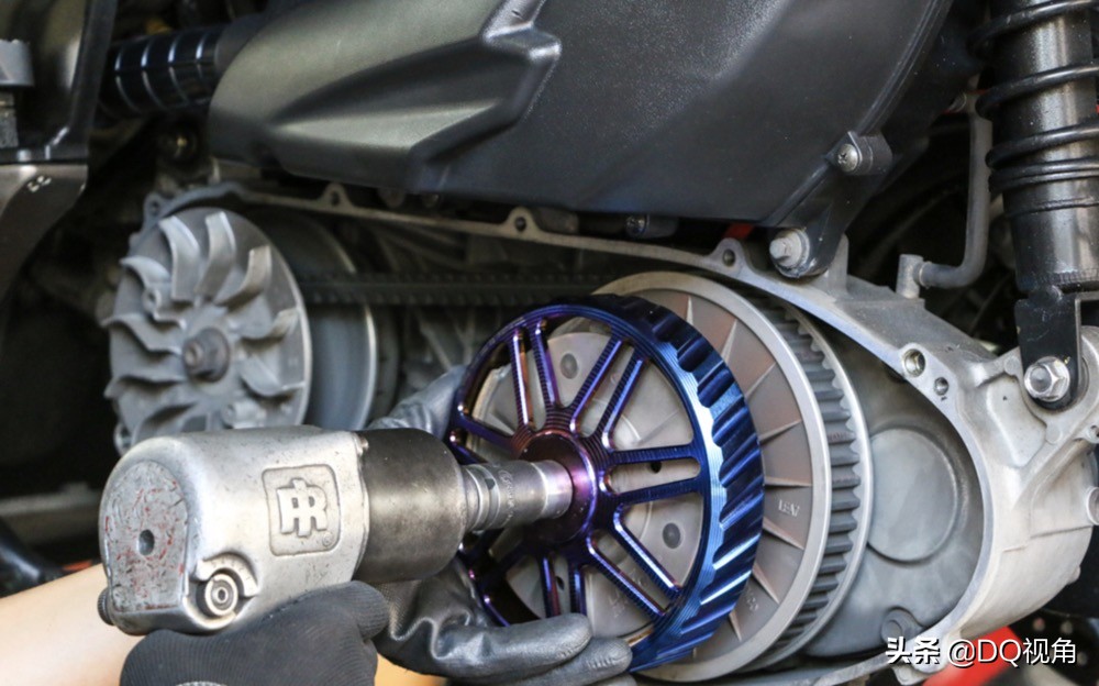 三阳joymaxz300plus对比升仕350,三阳joymaxz300踏板车