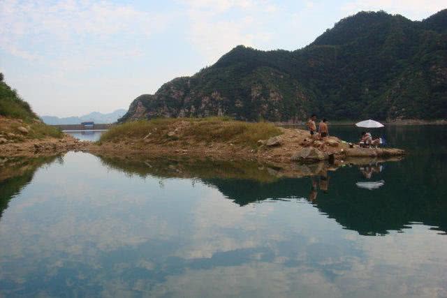 水库钓鱼怎样挂钓饵玉米粒,自制水库野钓玉米粒鱼饵