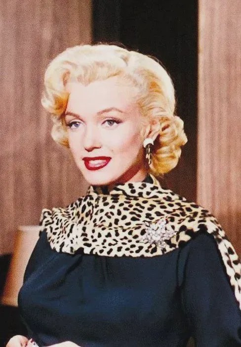 dior璞圭汗鐨崏,dior璞圭汗濂抽瀷