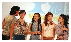 王菲谢霆锋合体想谈什么样的恋爱,王菲谢霆锋一反常态高调秀恩爱