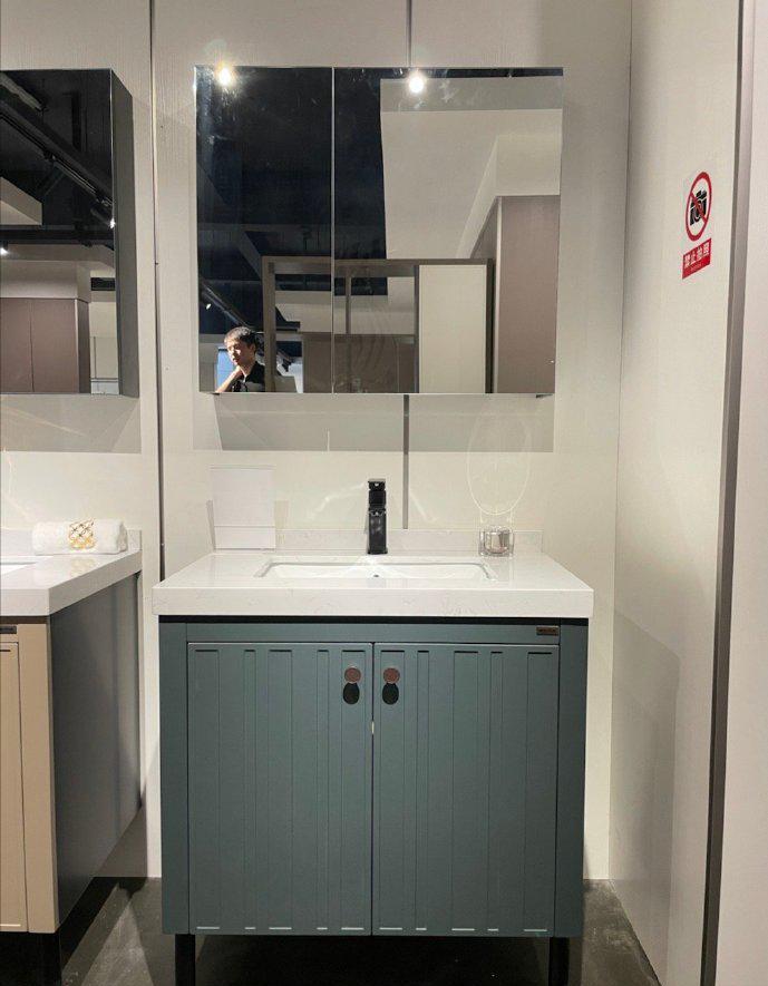 选浴室柜的注意事项,选浴室柜应该怎么选