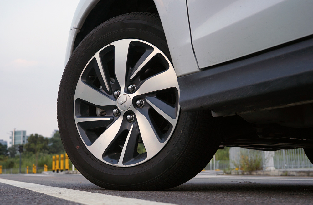 日系三菱suv劲炫轴距,广汽三菱suv劲炫和大众探影哪个好