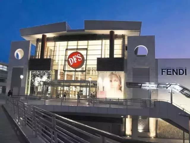 戴15元手表,租一居室,秘密捐出560亿,他真正活出了上帝模样!