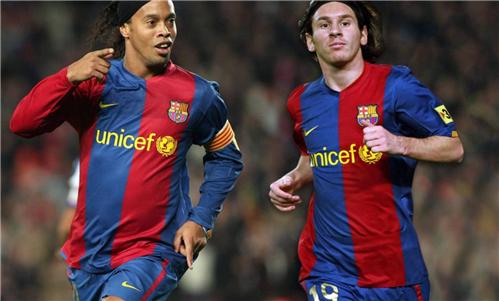 小罗巅峰时期成长为足球精灵,小罗进监狱落魄的时候