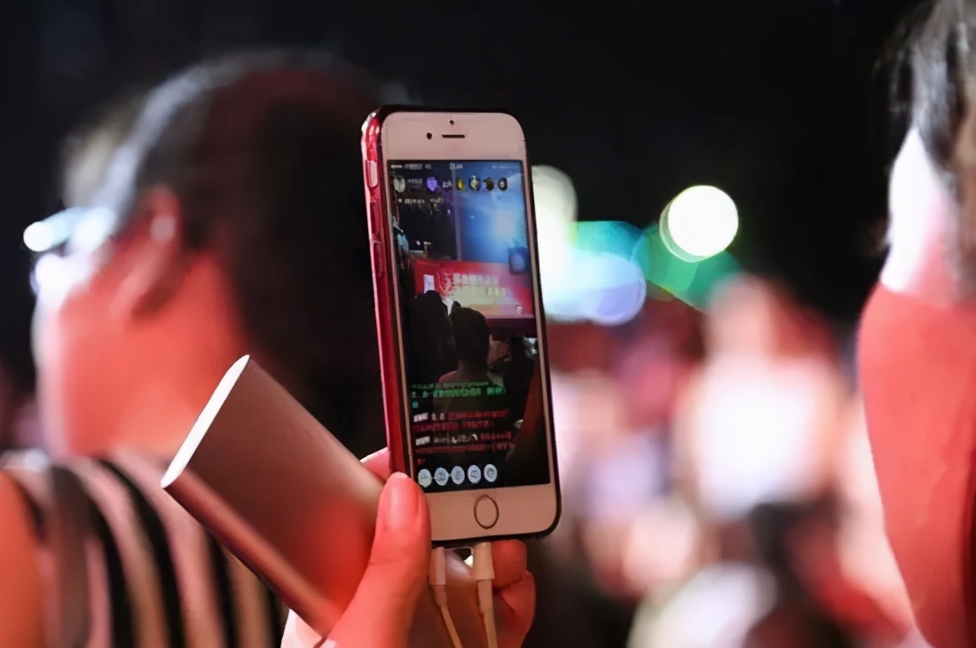 曾孵化出*牙虎**，现在要*身卖**百度，第一代直播软件YY前路在何方？