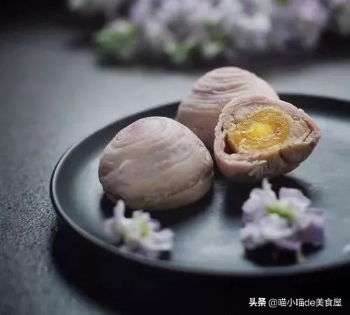 蛋黄酥手法视频,蛋黄酥换皮套路图解