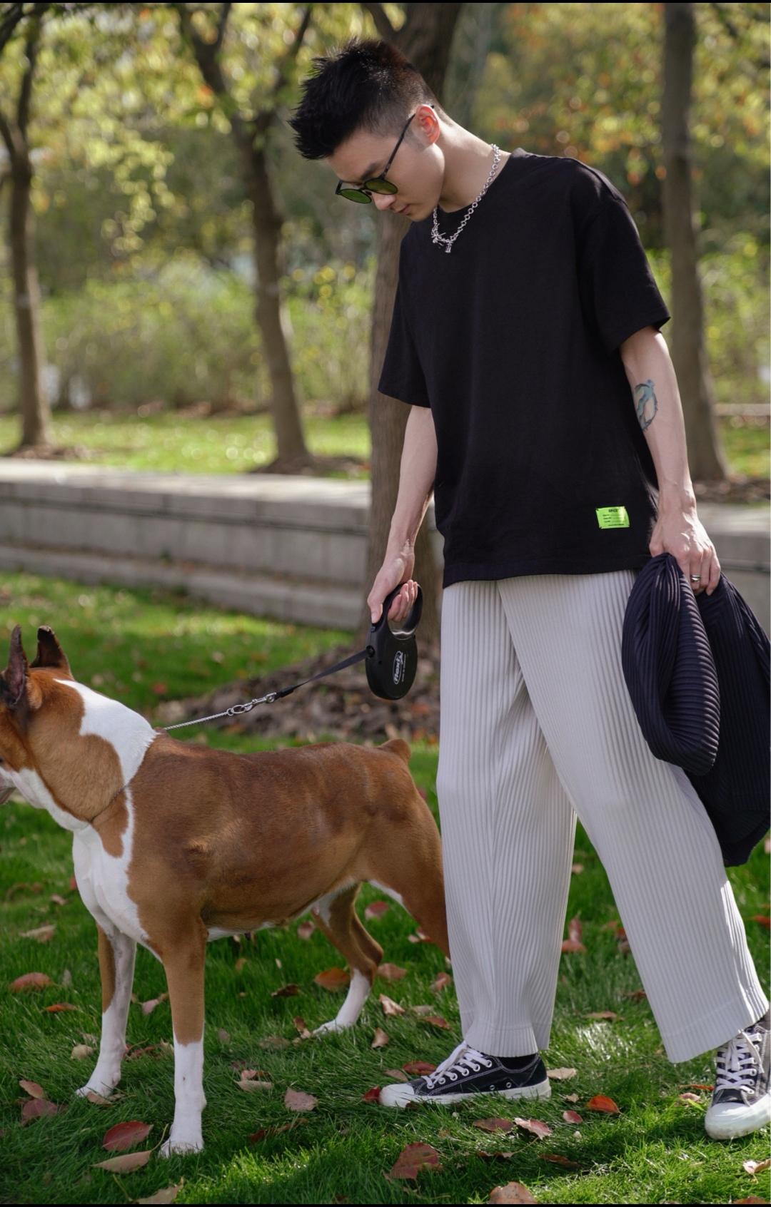 能驾驭“夏威夷”风的都不是普通男人？但可能宽松风才是YYDS