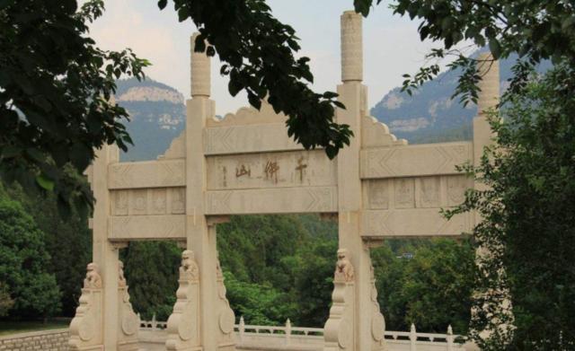 冬季山东山泉水最美最有韵味？济南山泉水美？泰山上下一片银白？