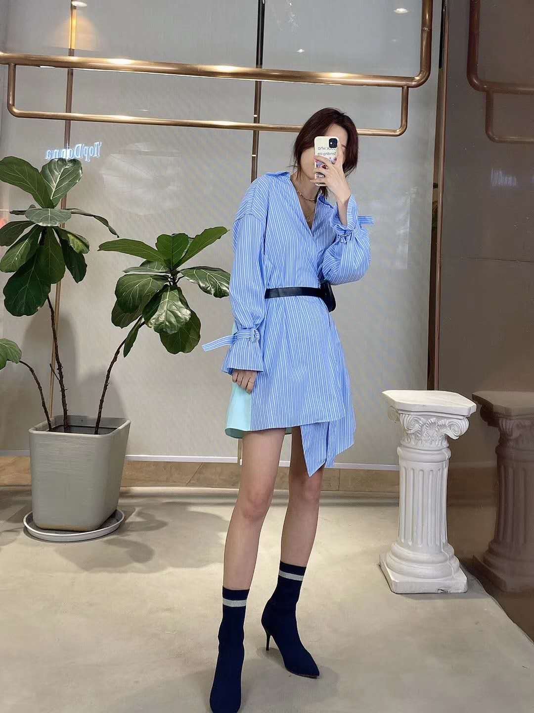 深圳南油金晖原创高端女装直播,深圳南油金晖原创女装价格