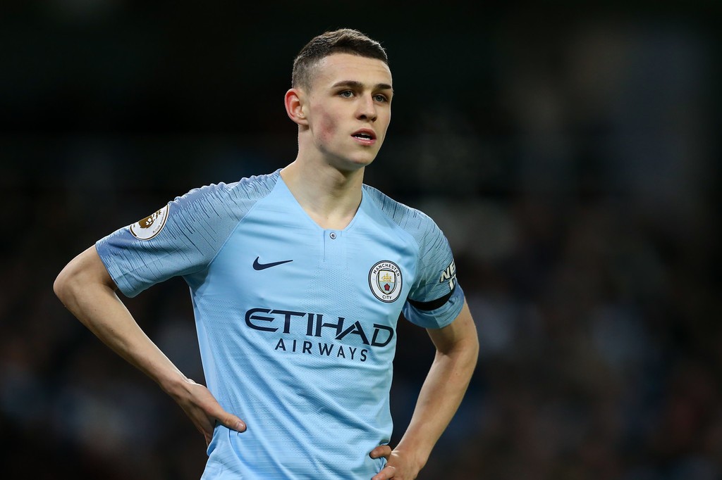 曼城正式宣布与5名球员分道扬镳,曼城老队员离开