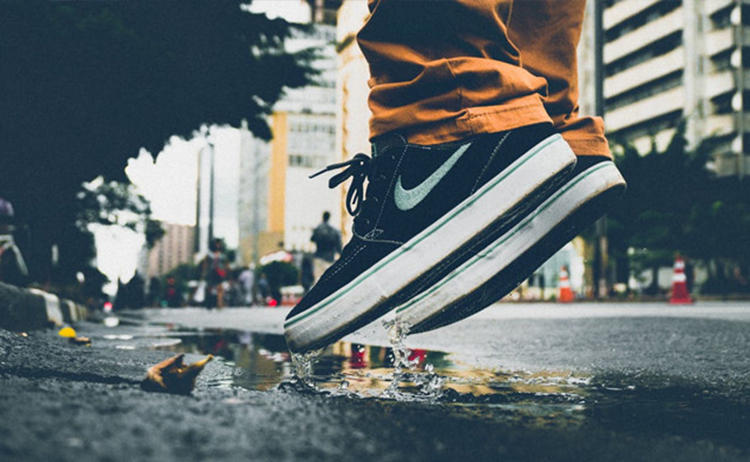 下雨跑步怎么穿,跑步防水的技巧