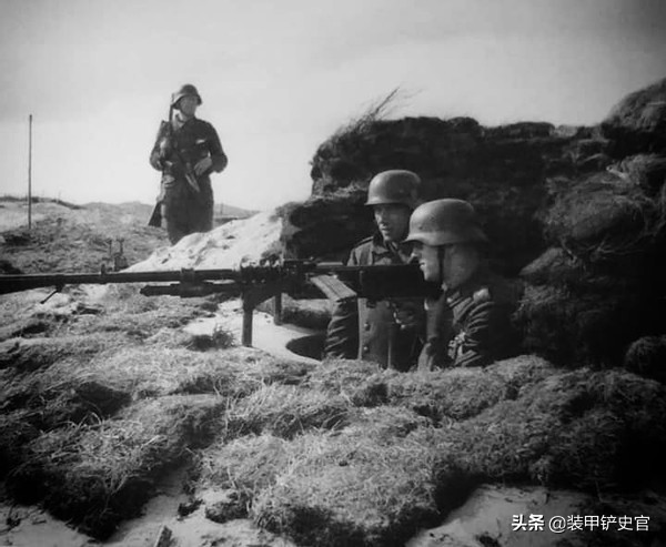 维克斯马克沁1912气冷式重机枪,被马克沁机枪和大炮取代的年代