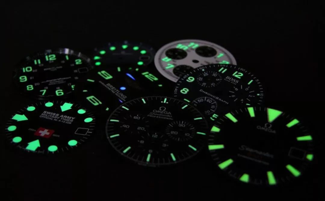 夜光最好的手表,手表夜光灯什么颜色好