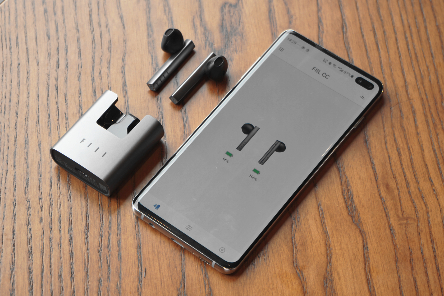 汪峰耳机fiil使用说明,汪峰耳机fiil能无线充电吗