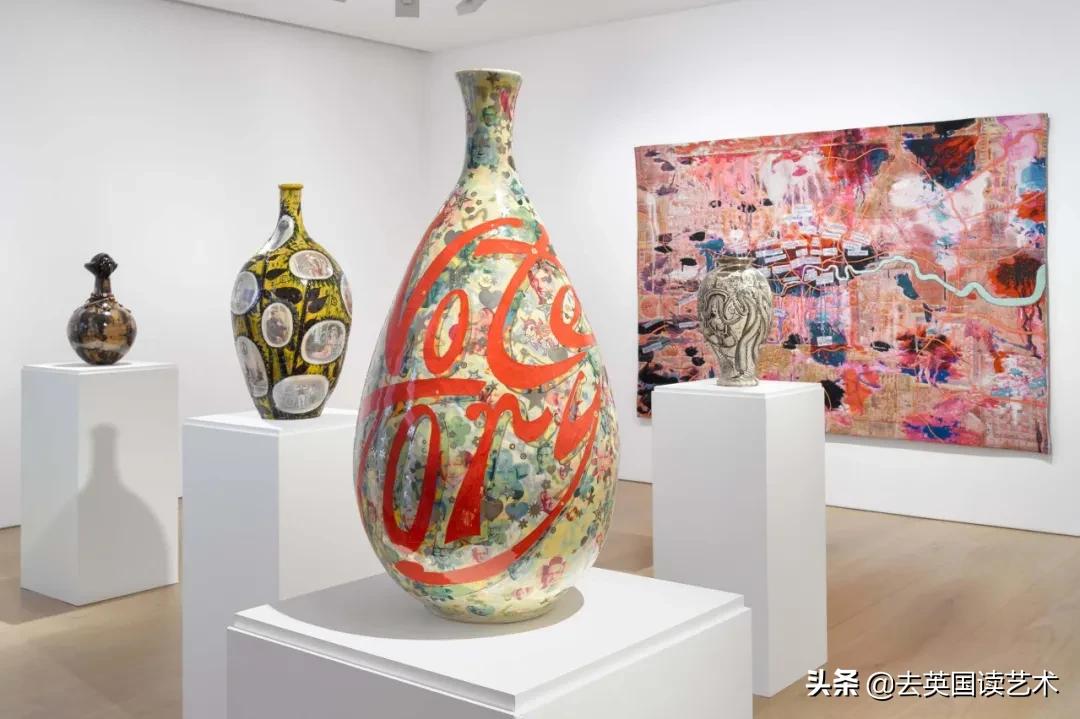 他以一己之力，让UAL的毕业典礼变成“女装大佬”的异装盛会