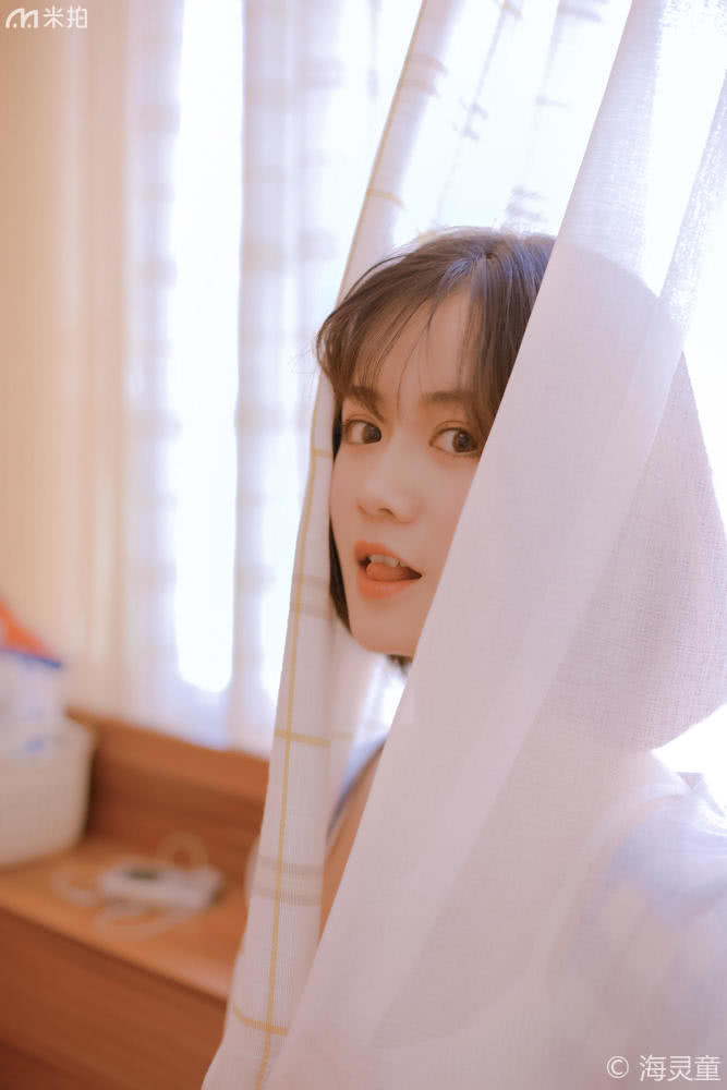 甜美少女拍摄写真,漂亮女生居家写真