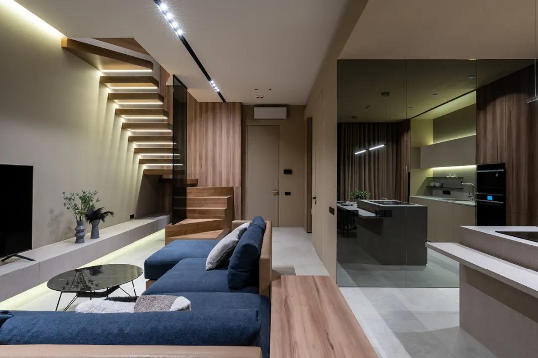 顶层挑高复式轻奢风格,香港天汇顶层复式