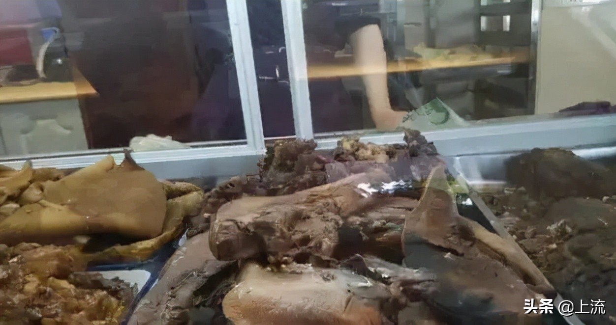 鍥炴皯琛楃編椋熺殑鍘嗗彶,鍥炴皯琛楃編椋熻儗鍚庣殑鏁呬簨