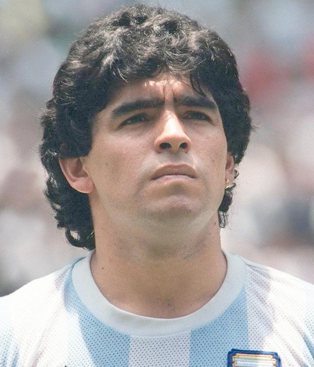 足球史上百大足球巨星,世界十大足球传奇球星2022届