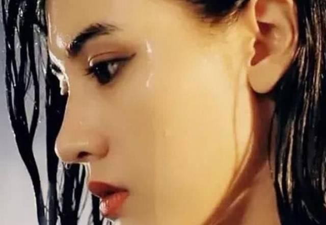 昆凌是混血吗,李小璐昆凌混血照