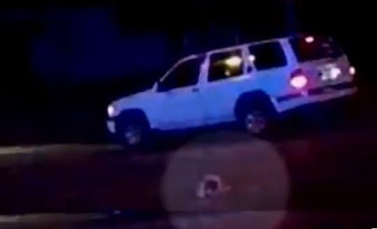 坐车不系安全带小孩子飞出去,大巴小孩没系安全带被甩出视频