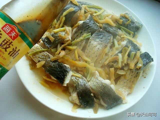 开胃清蒸鱼最正宗的做法,清蒸鱼怎么蒸得好吃又简单