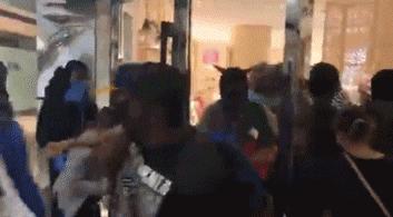 摆地摊一个人真的忙不过来,摆地摊的人怎么发朋友圈